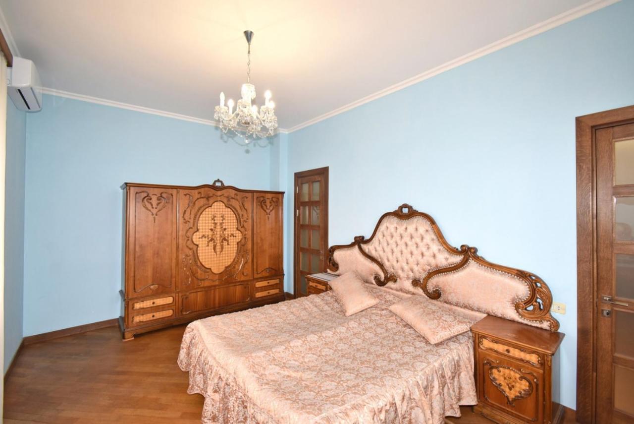 Homestay At City Center Єреван Екстер'єр фото