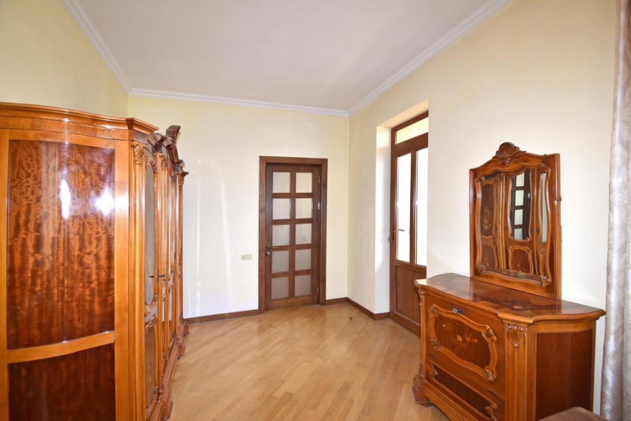 Homestay At City Center Єреван Екстер'єр фото
