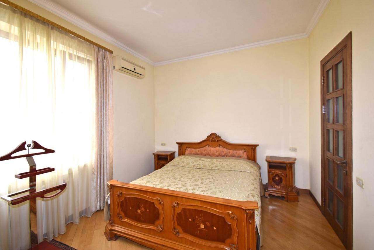 Homestay At City Center Єреван Екстер'єр фото