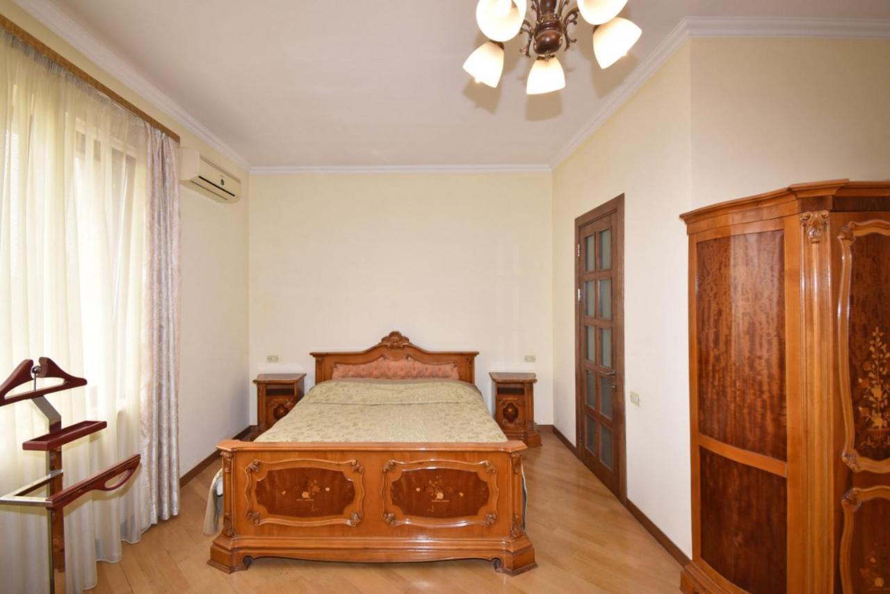 Homestay At City Center Єреван Екстер'єр фото