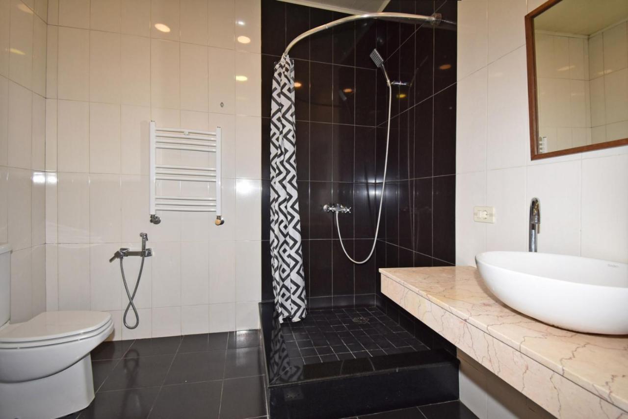 Homestay At City Center Єреван Екстер'єр фото